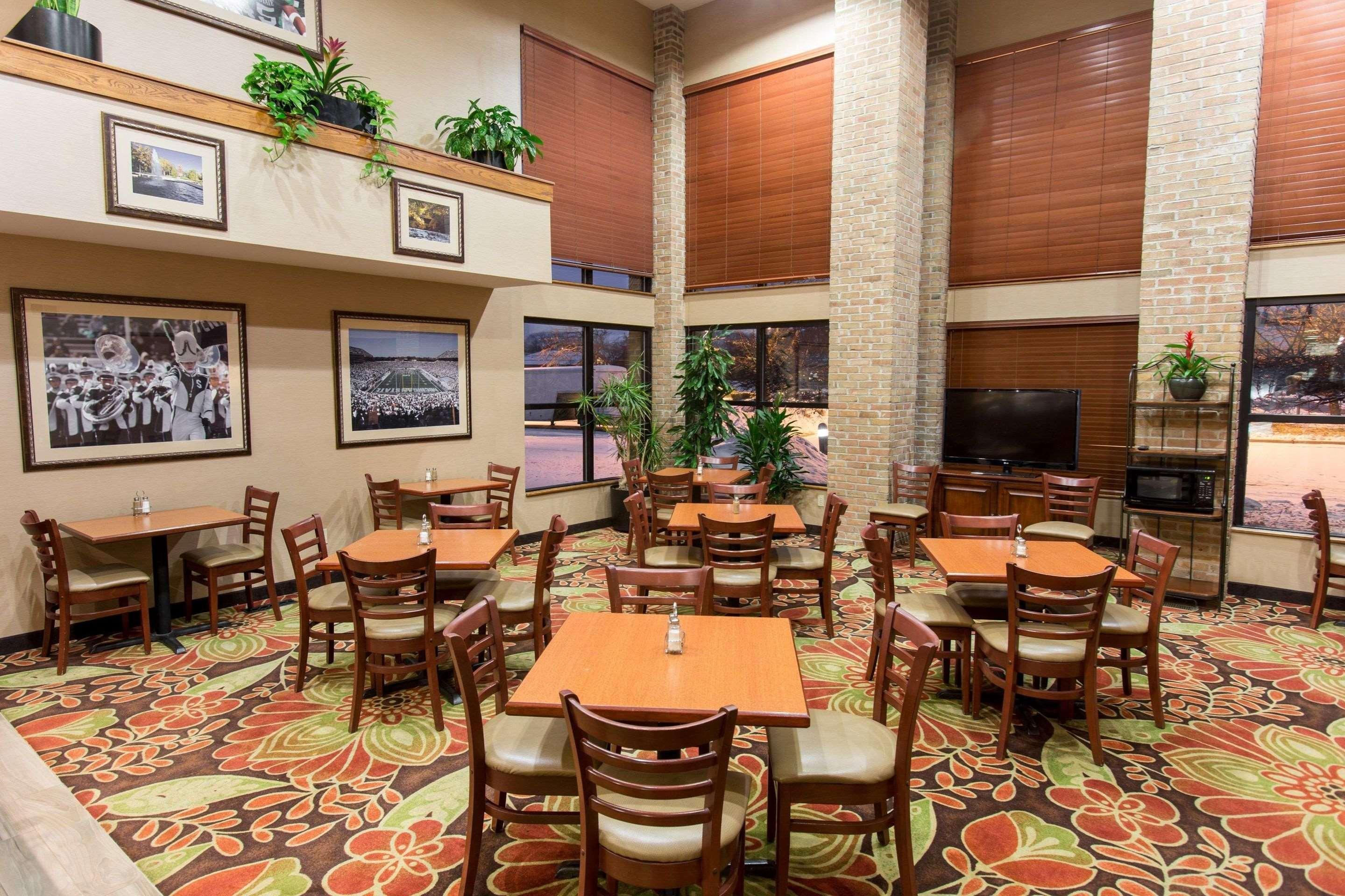 Comfort Inn Okemos - East Lansing Exterior photo